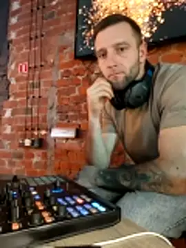 Snapshot of serjdj90 chatting on December 13, 2025, 8:47 pm serjdj90 online show from December 13, 2025, 8:47 pm