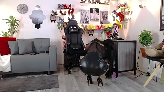 Carlajohnson online show from March 19, 2026, 3:43 am