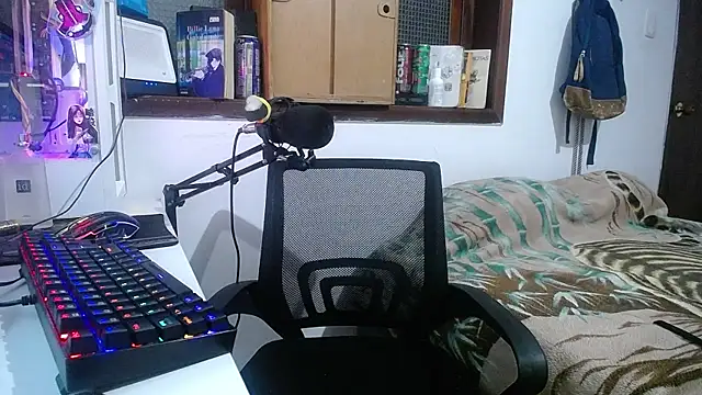 esjrobles online show from January 28, 2025, 6:38 am