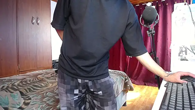 esjrobles online show from March 16, 2025, 8:32 pm