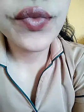 Snapshot of Anki-doll chatting on January 19, 2025, 9:22 am Anki-doll online show from January 19, 2025, 9:22 am