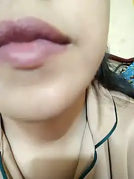 Snapshot of Anki-doll chatting on February 2, 2025, 6:15 am Anki-doll online show from February 2, 2025, 6:15 am