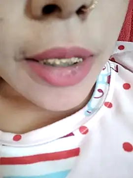 Snapshot of Anki-doll chatting on February 3, 2025, 9:41 am Anki-doll online show from February 3, 2025, 9:41 am