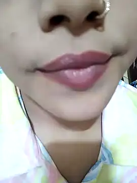 Snapshot of Anki-doll chatting on February 4, 2025, 12:33 pm Anki-doll online show from February 4, 2025, 12:33 pm