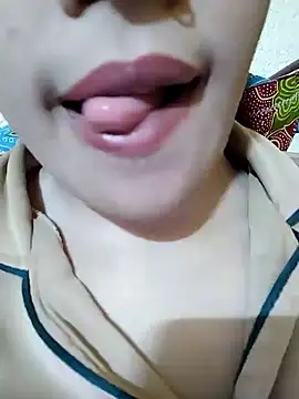 Snapshot of Anki-doll chatting on February 9, 2025, 1:03 pm Anki-doll online show from February 9, 2025, 1:03 pm