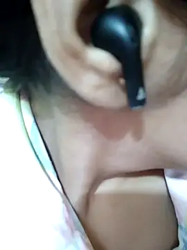Snapshot of Anki-doll chatting on March 18, 2025, 12:36 pm Anki-doll online show from March 18, 2025, 12:36 pm