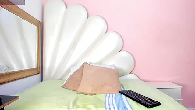 Ally Parkeer  online show from February 27, 2025, 5:36 pm