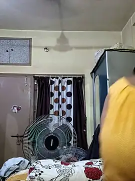 yoursweety09 online show from March 16, 2025, 2:11 pm