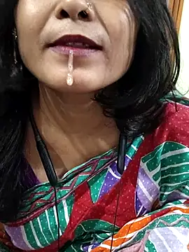 yoursweety09 online show from October 16, 2025, 2:12 am