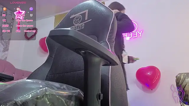 Laylafoxy tay online show from February 18, 2026, 3:24 am