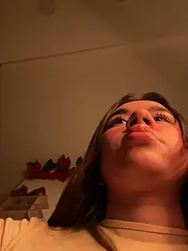 Snapshot of Im_Valen_Cute chatting on May 31, 2026, 3:58 am Im Valen Cute online show from May 31, 2026, 3:58 am
