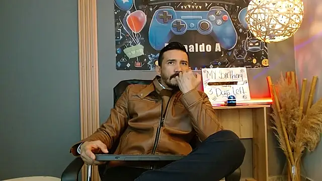 Reiko 85  online show from April 15, 2026, 2:35 pm