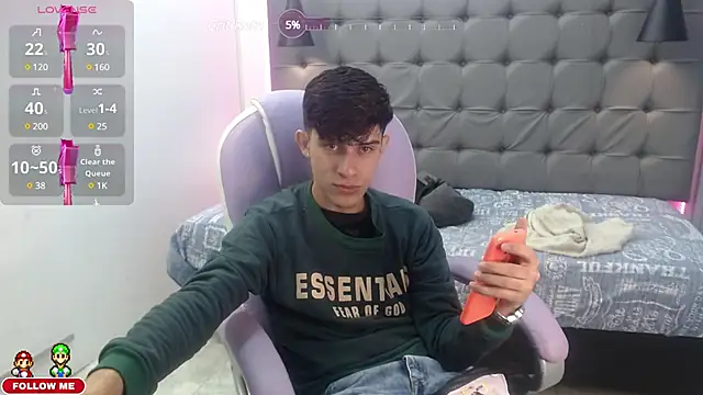 Snapshot of Dyla_n18 chatting on January 15, 2025, 11:30 pm Dyla n18 online show from January 15, 2025, 11:30 pm