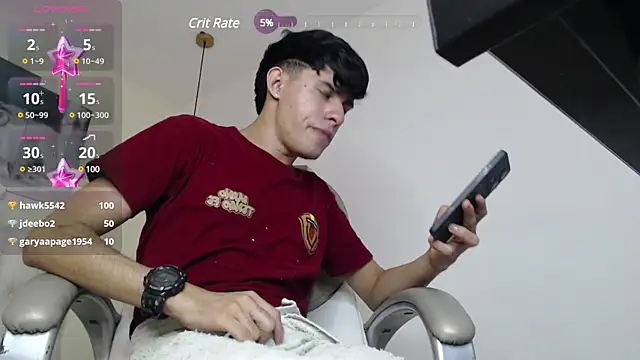 Snapshot of Dyla_n18 chatting on February 18, 2025, 2:27 am Dyla n18 online show from February 18, 2025, 2:27 am