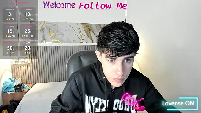 Snapshot of Dyla_n18 chatting on June 6, 2026, 7:40 pm Dyla n18 online show from June 6, 2026, 7:40 pm