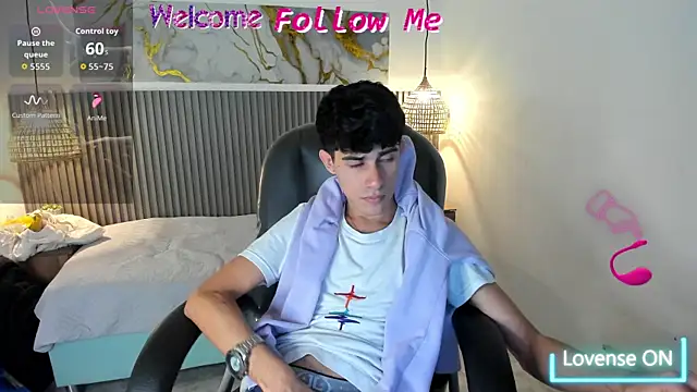 Snapshot of Dyla_n18 chatting on June 8, 2026, 8:31 pm Dyla n18 online show from June 8, 2026, 8:31 pm