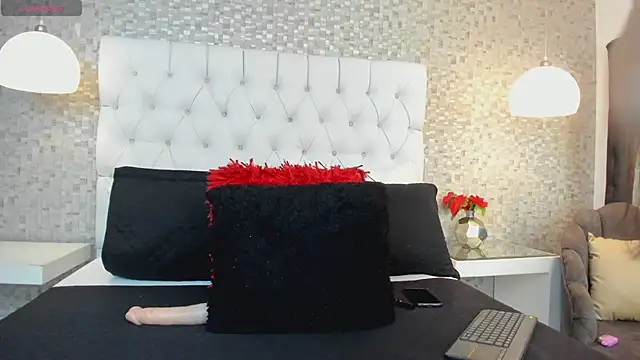 MonserratPeters online show from February 3, 2025, 8:13 pm