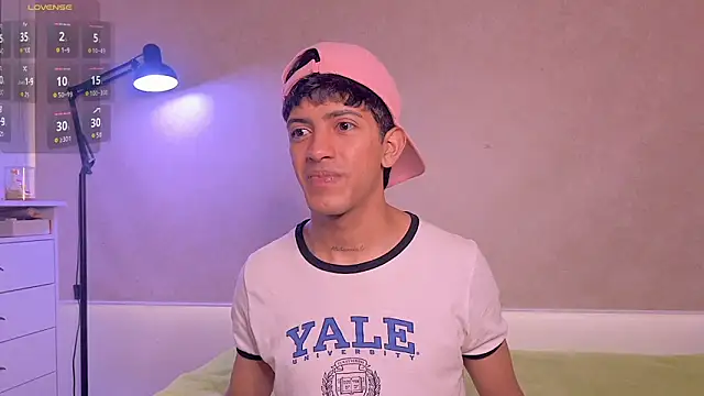 teobowny  online show from April 17, 2026, 10:35 pm