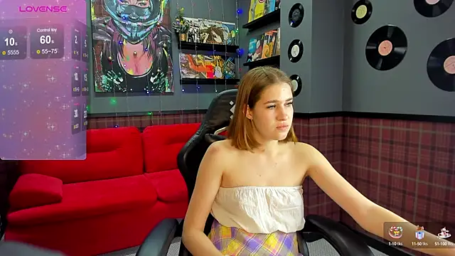 Jennifer Wadee online show from December 22, 2024, 11:22 am