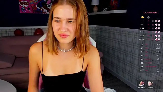 Jennifer Wadee online show from March 2, 2025, 1:04 am