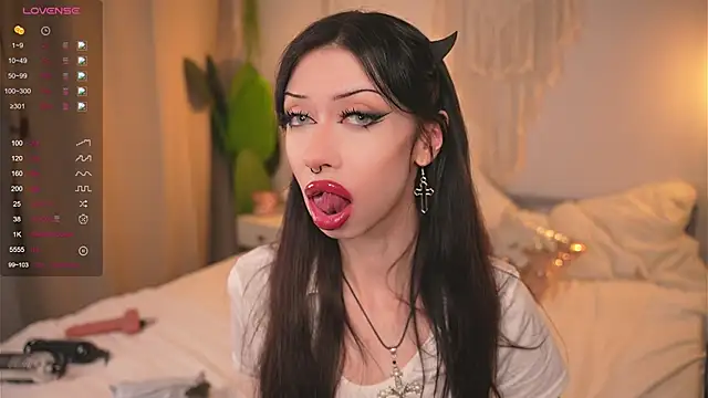 Devilsss toy online show from October 24, 2025, 3:52 pm