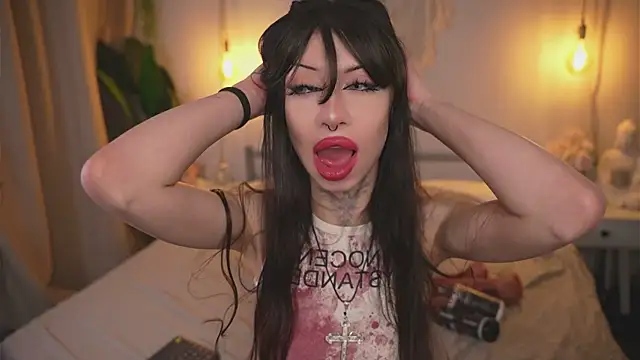 Devilsss toy online show from November 21, 2025, 4:38 pm