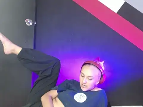 Alterego1   online show from February 13, 2025, 6:27 pm