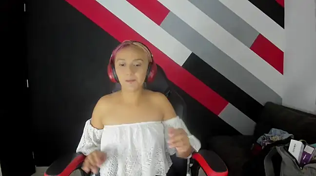 Alterego1   online show from February 15, 2025, 5:50 pm