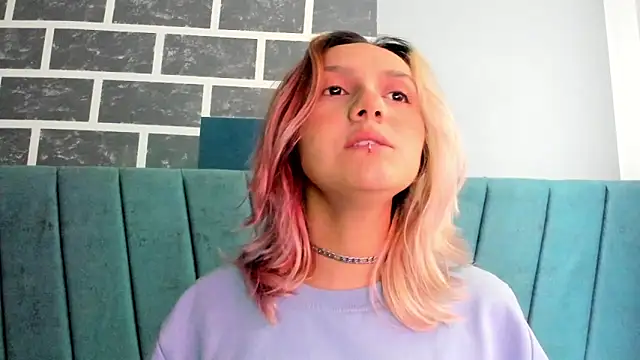 Alterego1   online show from October 2, 2025, 11:50 am