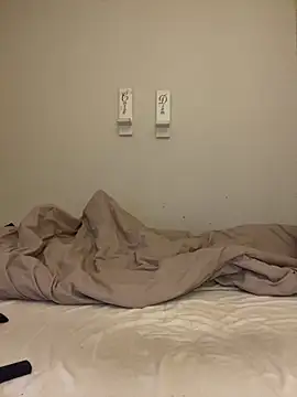 Mandispandis1 online show from December 22, 2025, 11:24 pm