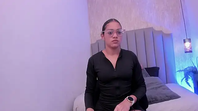 Snapshot of Alahia_Baiter chatting on December 8, 2024, 12:19 pm Alahia Baiter online show from December 8, 2024, 12:19 pm