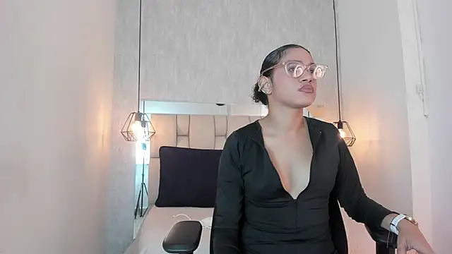 Snapshot of Alahia_Baiter chatting on December 10, 2024, 11:32 am Alahia Baiter online show from December 10, 2024, 11:32 am