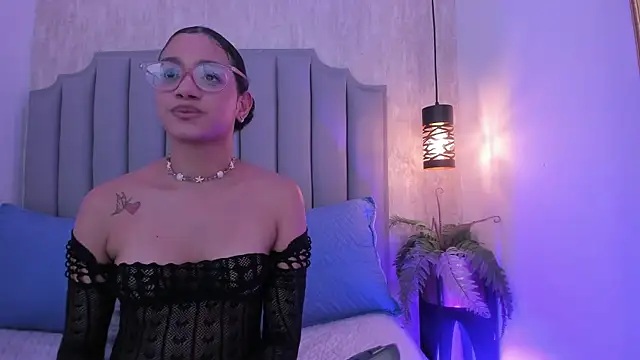 Snapshot of Alahia_Baiter chatting on March 3, 2025, 3:31 pm Alahia Baiter online show from March 3, 2025, 3:31 pm