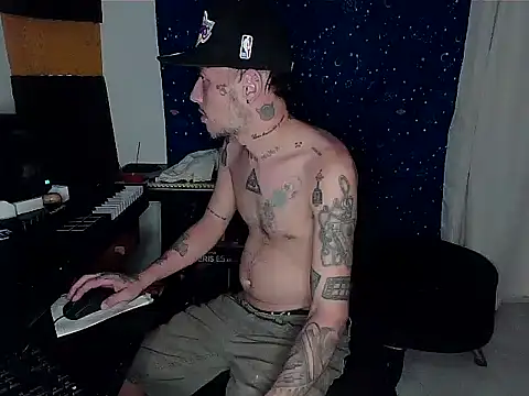 patrik tattoo  online show from December 28, 2024, 5:02 am