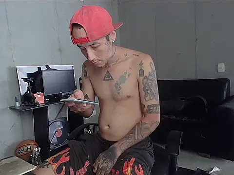 patrik tattoo  online show from April 9, 2026, 4:56 pm