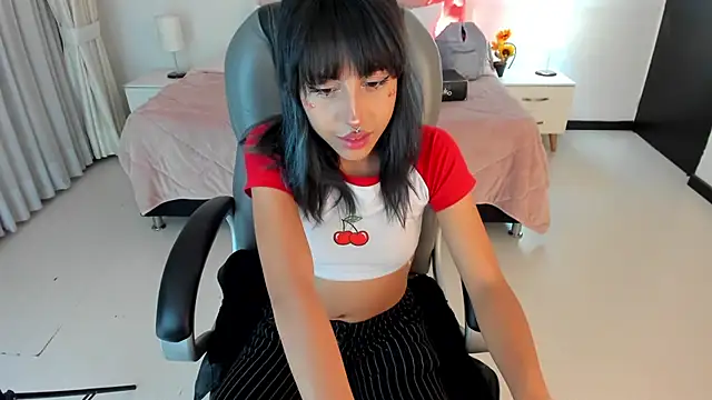 Snapshot of Kitty_Pam chatting on February 13, 2025, 3:29 am Kitty Pam online show from February 13, 2025, 3:29 am