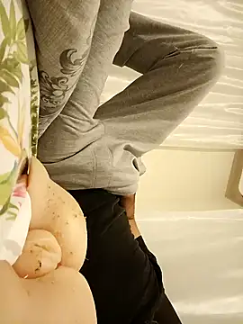 akrep071507 online show from December 4, 2024, 11:13 pm