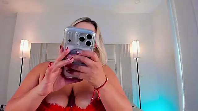 Snapshot of saraamiller_ chatting on March 5, 2026, 7:10 pm saraamiller online show from March 5, 2026, 7:10 pm