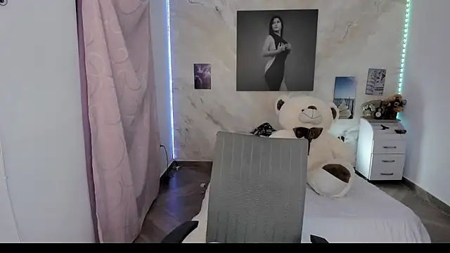 alinabozz1 online show from April 11, 2026, 3:33 am