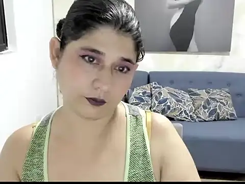 Snapshot of alinabozz1 chatting on June 6, 2026, 2:38 am alinabozz1 online show from June 6, 2026, 2:38 am