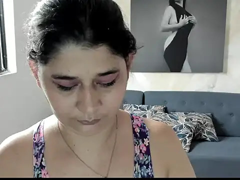 Snapshot of alinabozz1 chatting on June 6, 2026, 9:41 pm alinabozz1 online show from June 6, 2026, 9:41 pm