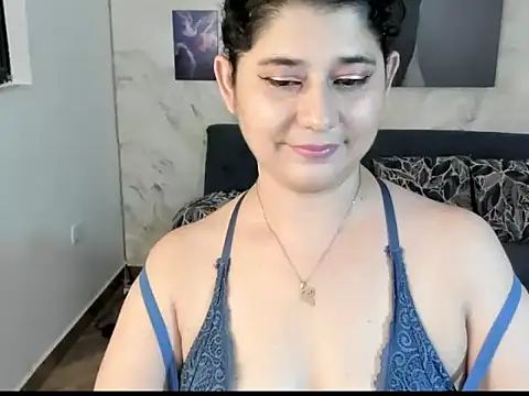 Snapshot of alinabozz1 chatting on June 8, 2026, 2:23 am alinabozz1 online show from June 8, 2026, 2:23 am