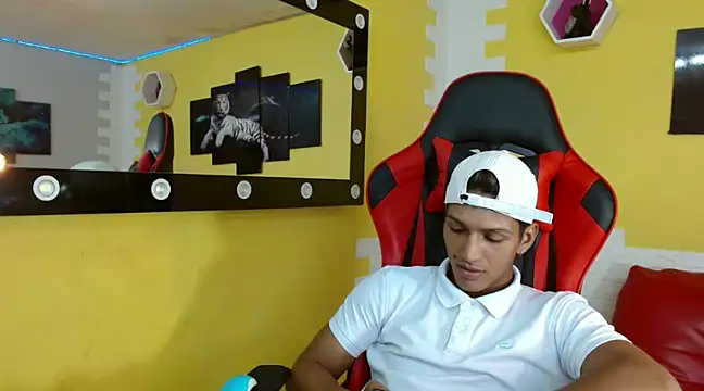 mau elixxx online show from January 17, 2025, 3:23 am