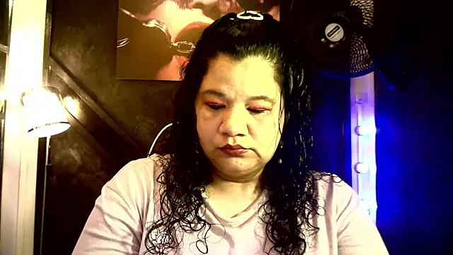 Snapshot of may_prg chatting on December 7, 2024, 1:29 pm may prg online show from December 7, 2024, 1:29 pm