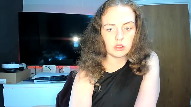 Snapshot of ENGLISHEMILY_69 chatting on December 10, 2024, 1:11 pm ENGLISHEMILY 69 online show from December 10, 2024, 1:11 pm