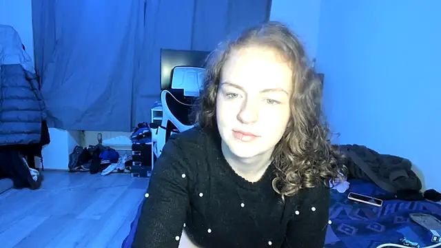 Snapshot of ENGLISHEMILY_69 chatting on February 10, 2025, 6:31 am ENGLISHEMILY 69 online show from February 10, 2025, 6:31 am