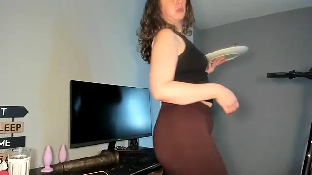 Snapshot of ENGLISHEMILY_69 chatting on March 10, 2025, 11:53 am ENGLISHEMILY 69 online show from March 10, 2025, 11:53 am