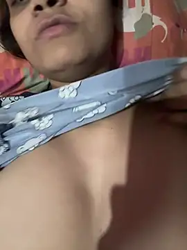 Snapshot of Miss-Kamini chatting on February 4, 2025, 8:17 pm Miss-Kamini online show from February 4, 2025, 8:17 pm