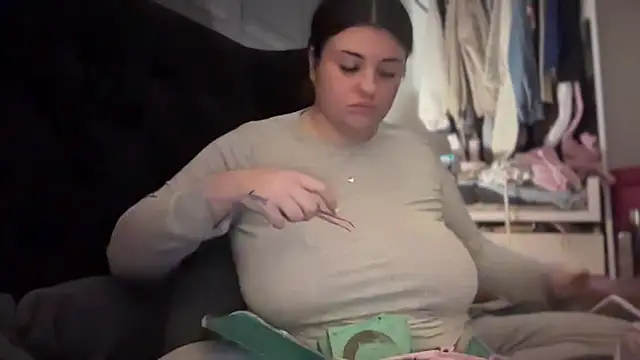 Snapshot of curvybabesx1 chatting on October 12, 2025, 2:49 pm curvybabesx1 online show from October 12, 2025, 2:49 pm