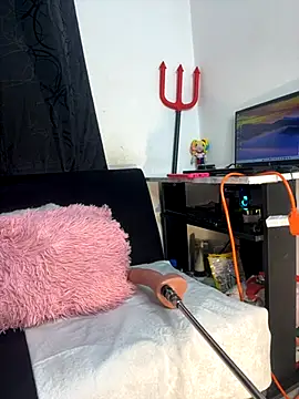 chiquimaturesexy online show from October 18, 2025, 7:47 pm